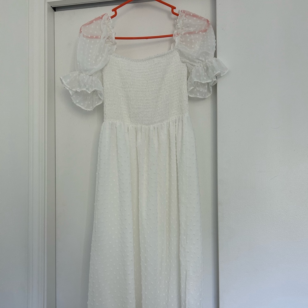 White puffy sleeve dress.
